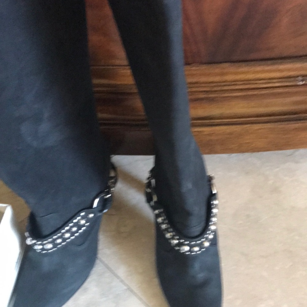 Manolo blaiinik boots
